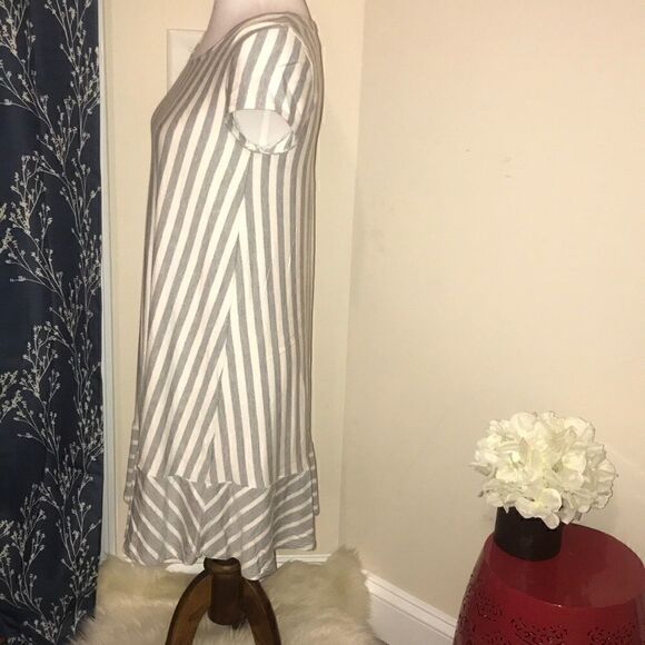 Anthro | Puella Gray Stripe Shift Dress - Picture 2 of 6